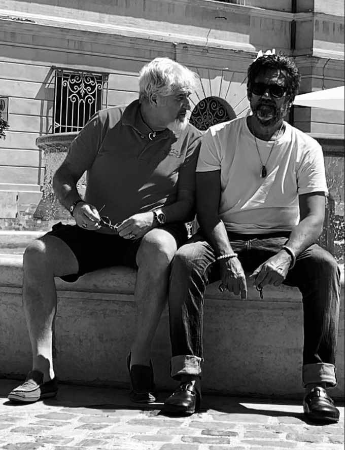 Alex Poli con Luca Giovagnoli, l'autore delle copertine di LIFE